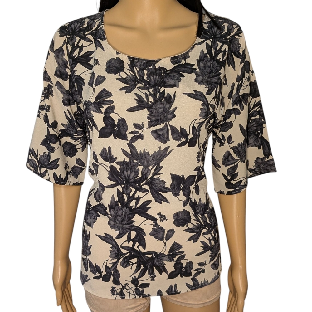 West Kei Black And Tan Floral Top Size Small